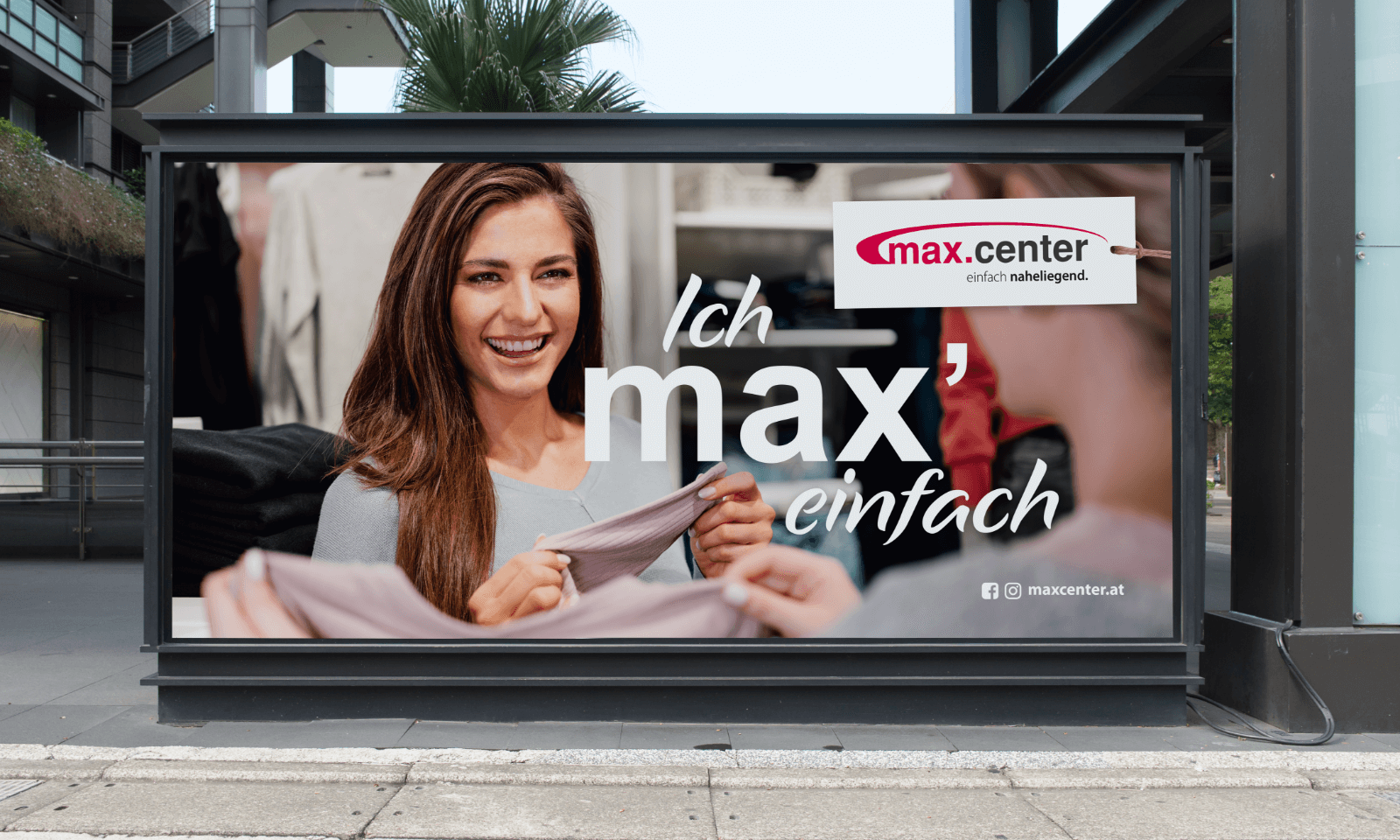 Plakat Max Center mit Frau